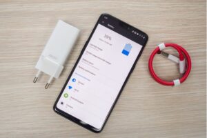 OnePlus-Warp-Charge-trademark-filed-in-Europe-could-be-Dash-Charge-replacement.jpg