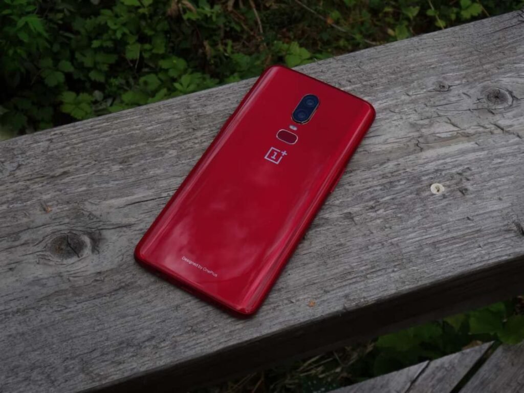 Tävla om en OnePlus 6 RED