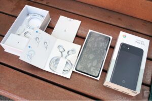 Hong-Kong-store-is-selling-a-Google-Pixel-3-XL-three-days-before-the-device-becomes-official