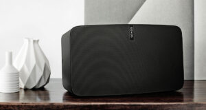 sonos-play5-black-living-room-speaker.jpg