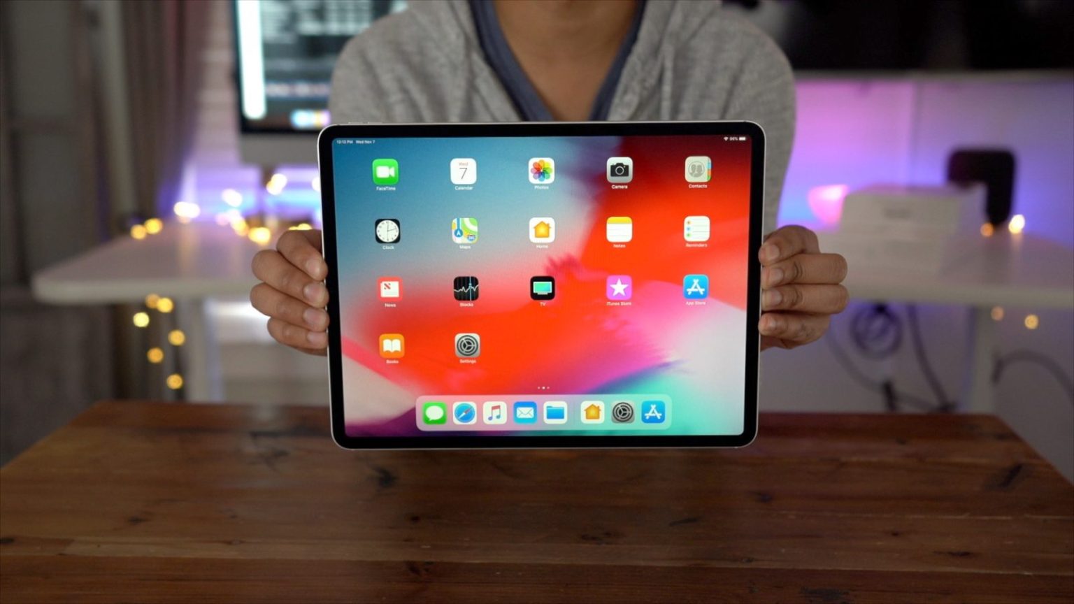 2018 iPad Pro In Hand1