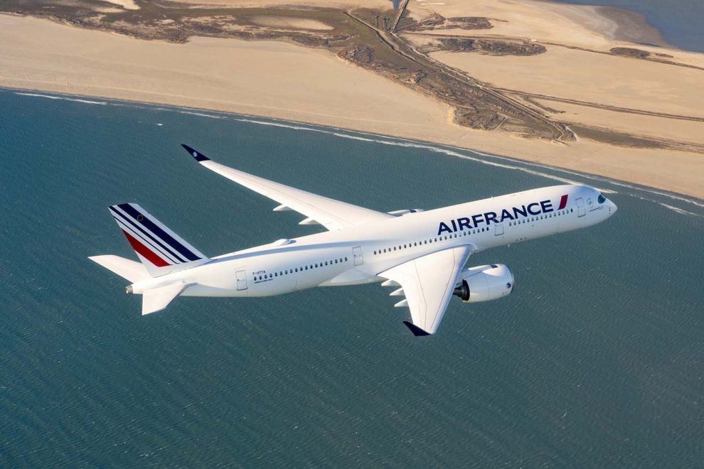 Air France A350 900 Vuelo 990x660.jpg