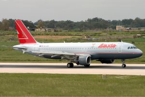 Lauda_Air_Airbus_A320_Zammit.jpg