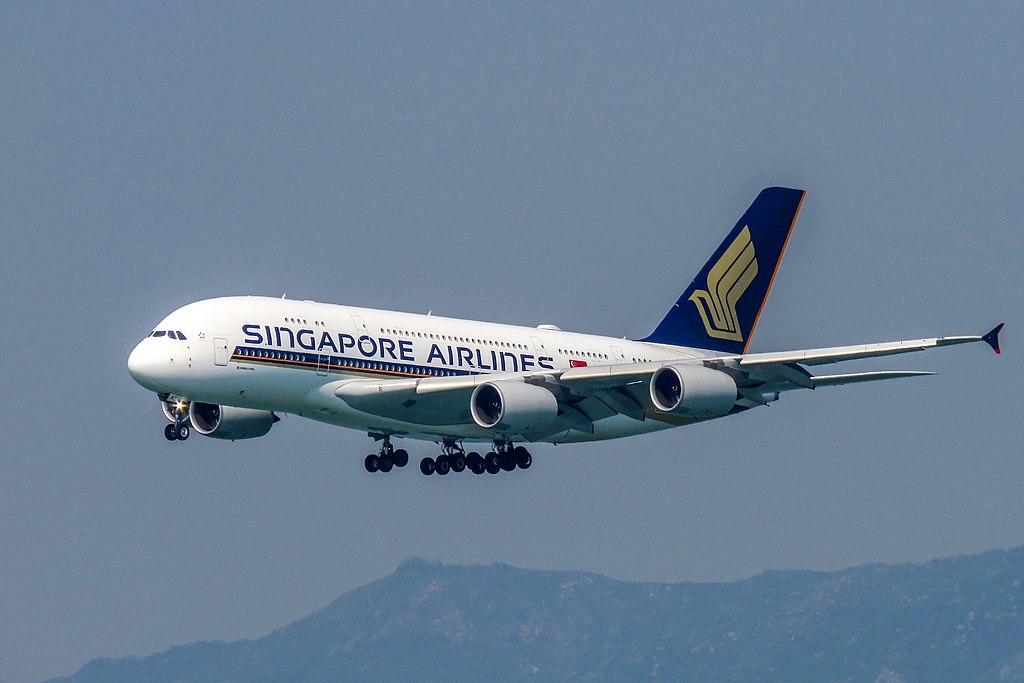 Singapore Airlines 9v Sky Airbus A380 800 On Final Approach At Hongkong International Airport.jpg