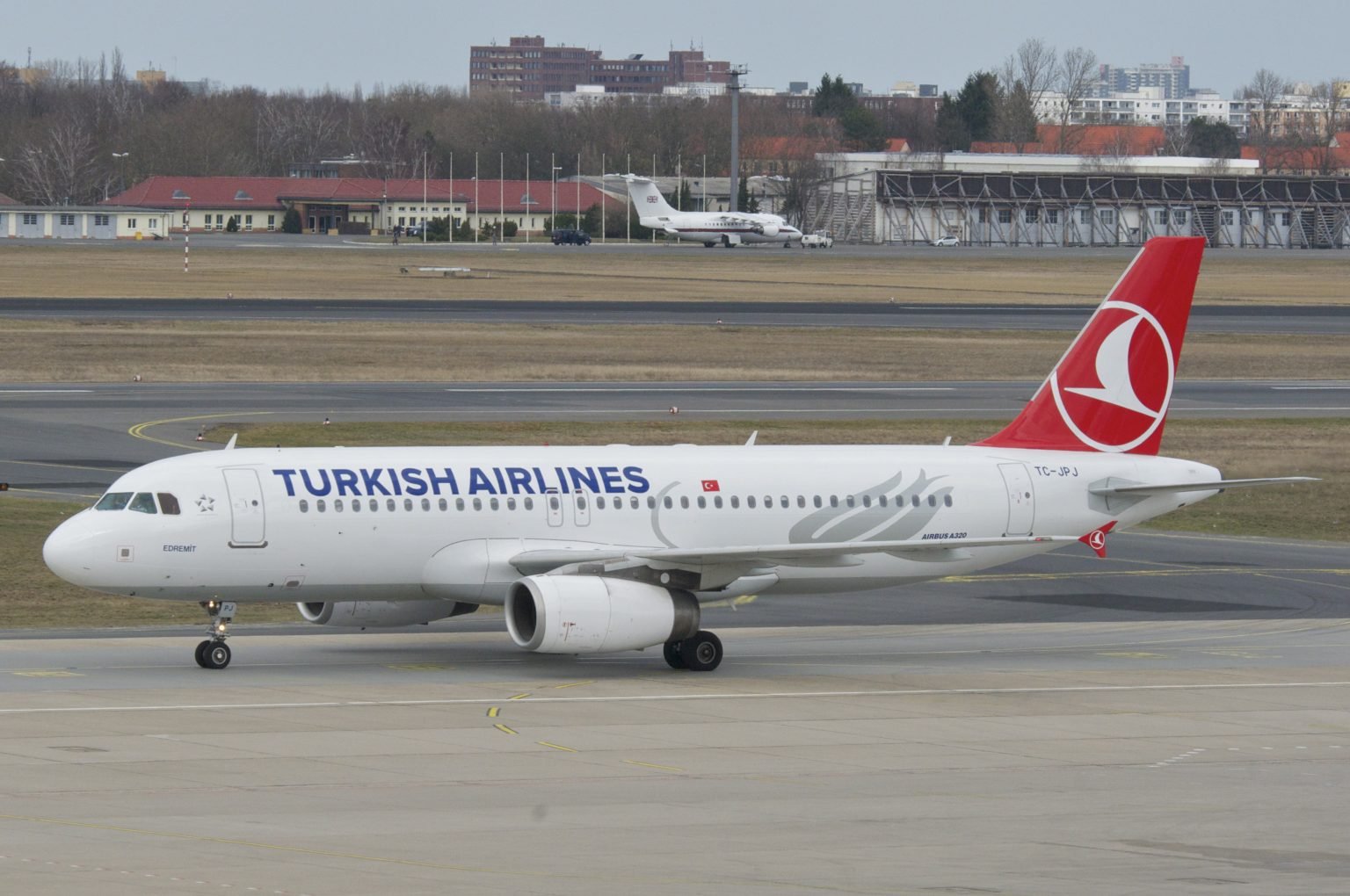 Turkish Airlines Airbus A320 232 Tc Jpj@txl 14.04.2013 704bw (8664851363)