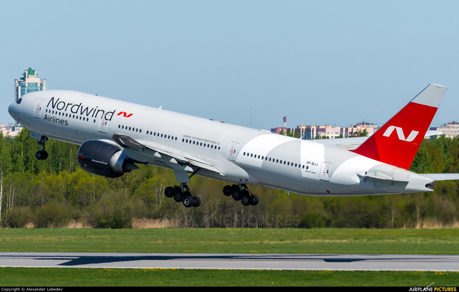Nordwind Airlines flög med Boeing 777-300ER med material till sjukvården