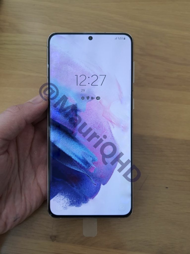Samsung Galaxy S21+ läcker ut i det vilda