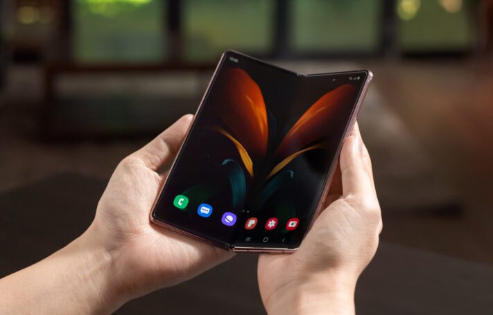 Samsung Galaxy Z Fold 2 Bild 1 711x455