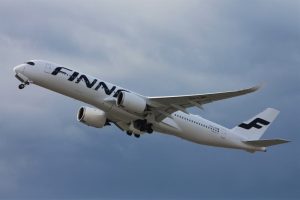 2560px-Finnair_A350-941_OH-LWP_taking_off_from_Helsinki_Airport-1000x666