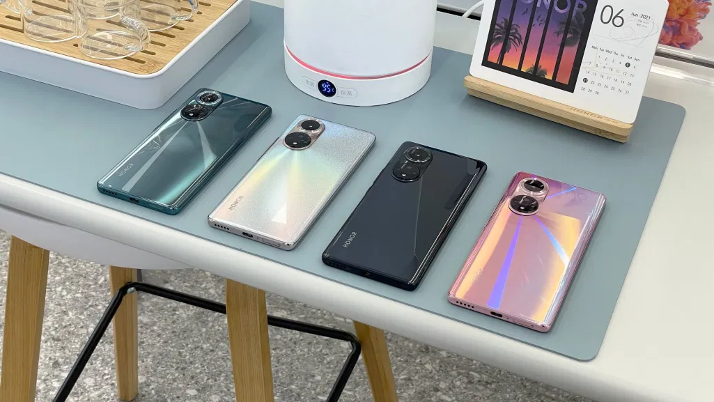 Ben kollar in globala Honor 50