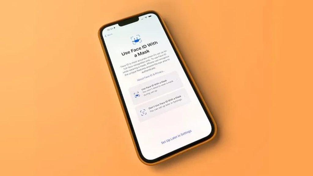 MKBHD går igenom FaceID med en mask på