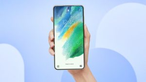 Samsung-Galaxy-S21-FE-lifestyle-1140x641-1