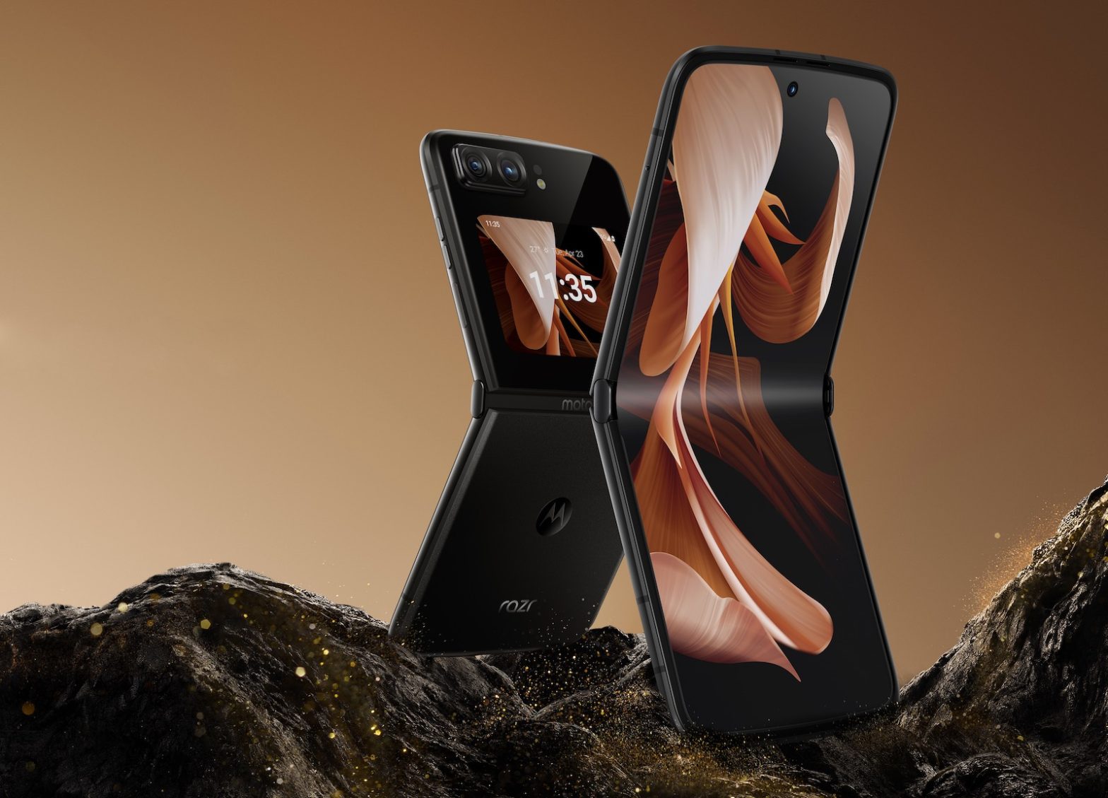 GSMArena kollar in Motorola Razr 2022