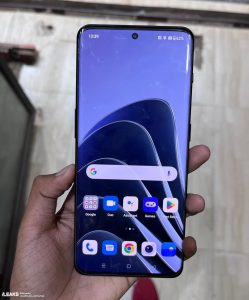 oneplus-11-live-pictures-leaked-ahead-of-launch-238