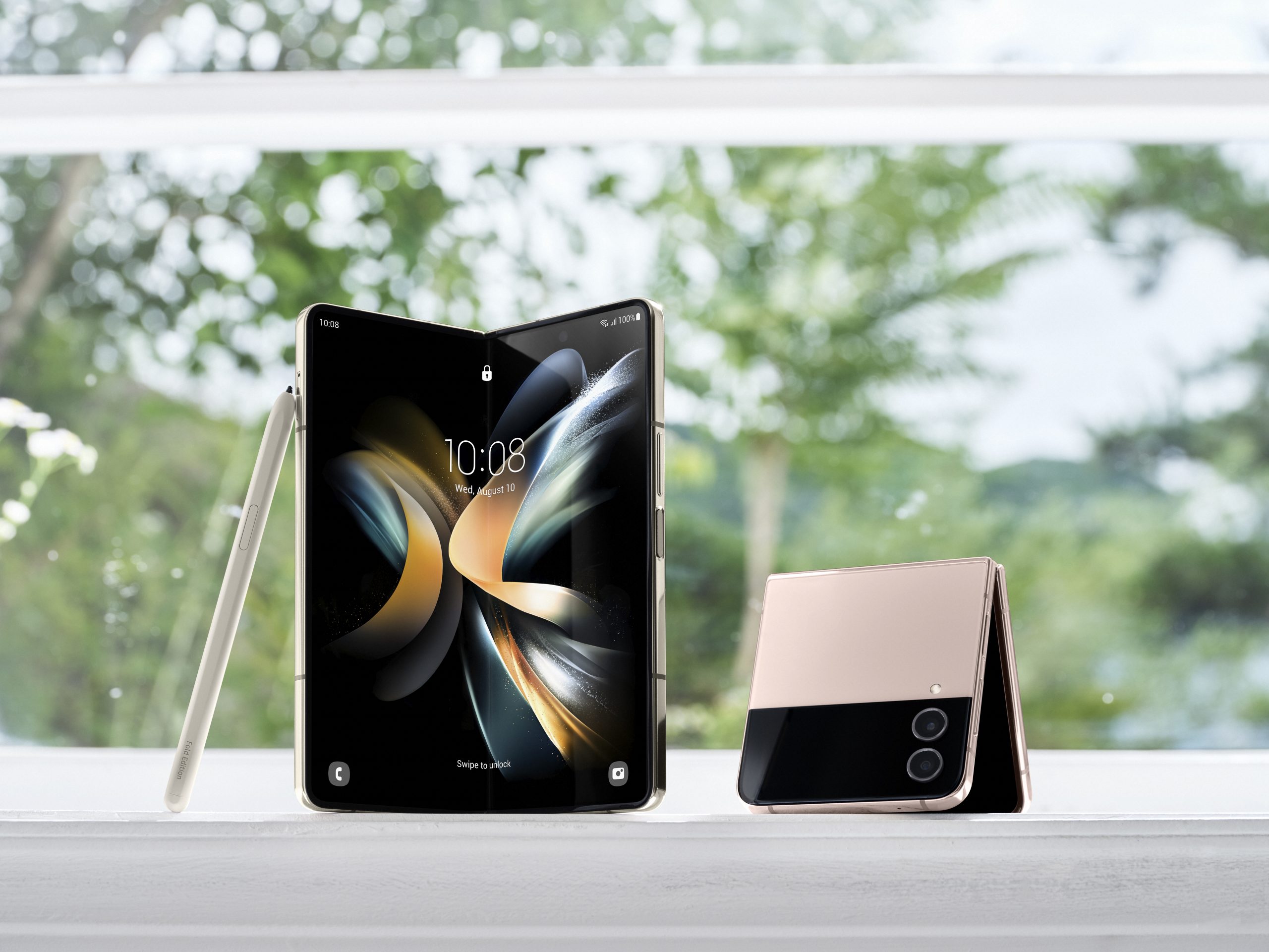 ecosystyem_galaxy_zfold4_beige_spen_zflip4_pinkgold-scaled