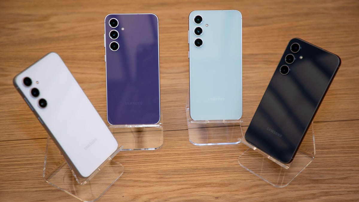 samsung-galaxy-s23-fe-numi-prasarn