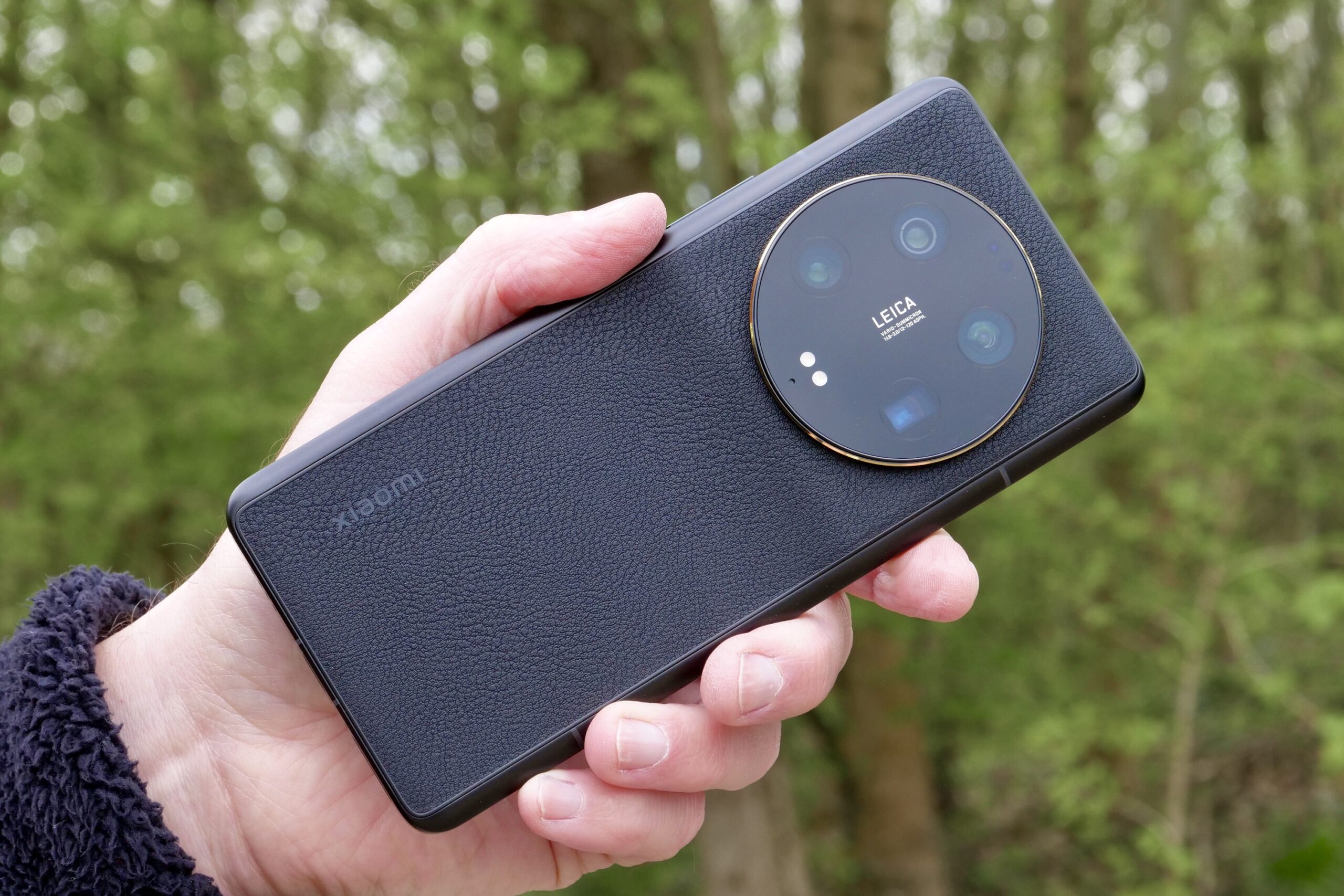 Xiaomi 13 Ultra Back Cam In Hand+2