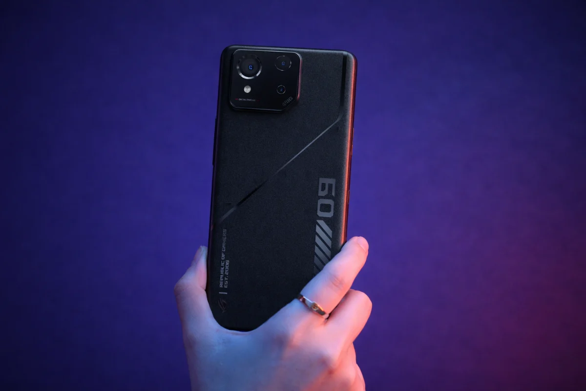 ASUS ROG Phone 9 FE får Android 16 i Sverige