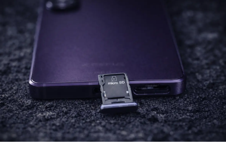 Undersökning visar: många vill inte köpa Sony Xperia om de tar bort stödet för minneskort