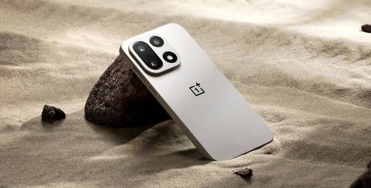 Rykte: OnePlus 16 får primär 200 MP-kamera med dubbla 50 MP-kameror